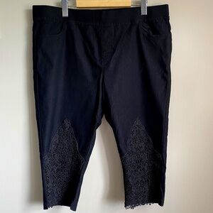 Moffi Women's Black Pull On Stretchy Capri Pants with Lace Accents‎ Size XXL